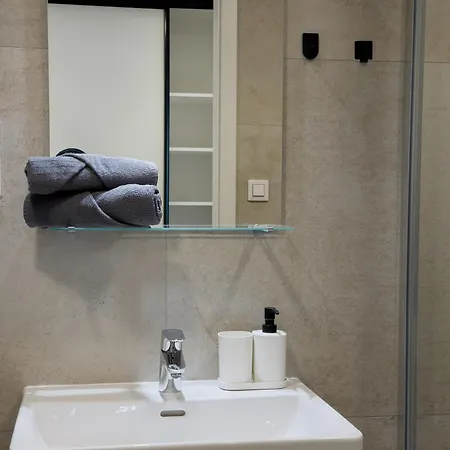 Real Living By Refa - Parkside 138 * Praga