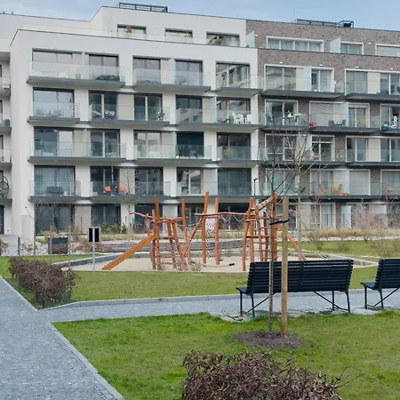 Real Living By Refa - Parkside 138 * Goltsch Jenikau