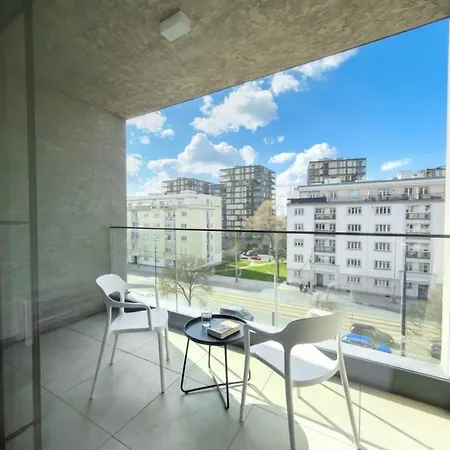 Real Living By Refa - Parkside 138 Goltsch Jenikau